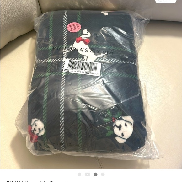 PINK Victoria's Secret Plaid Fleece Blanket - Picture 2 of 2